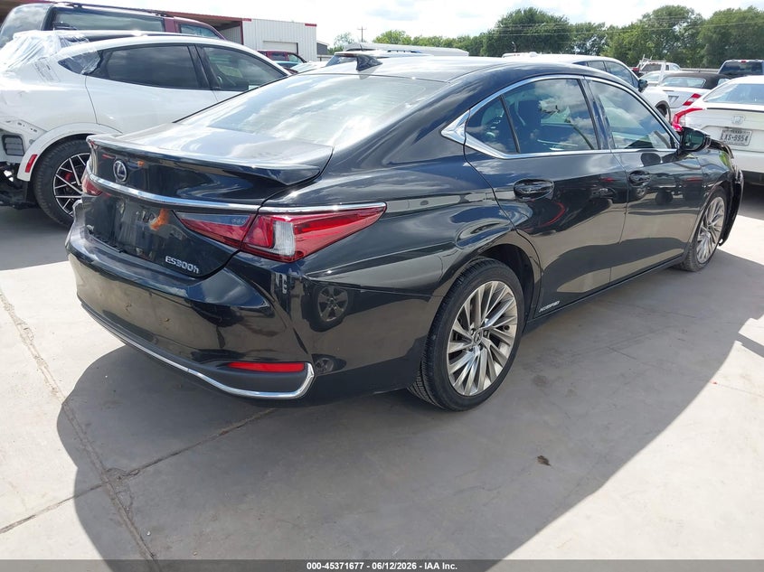 2019 Lexus ES VIN JTHB21B17K2007886 IAAI salvage auction — LEFT FRONT, Salvage Title, sold $9,100 on 2026-07-28 (photo 4)