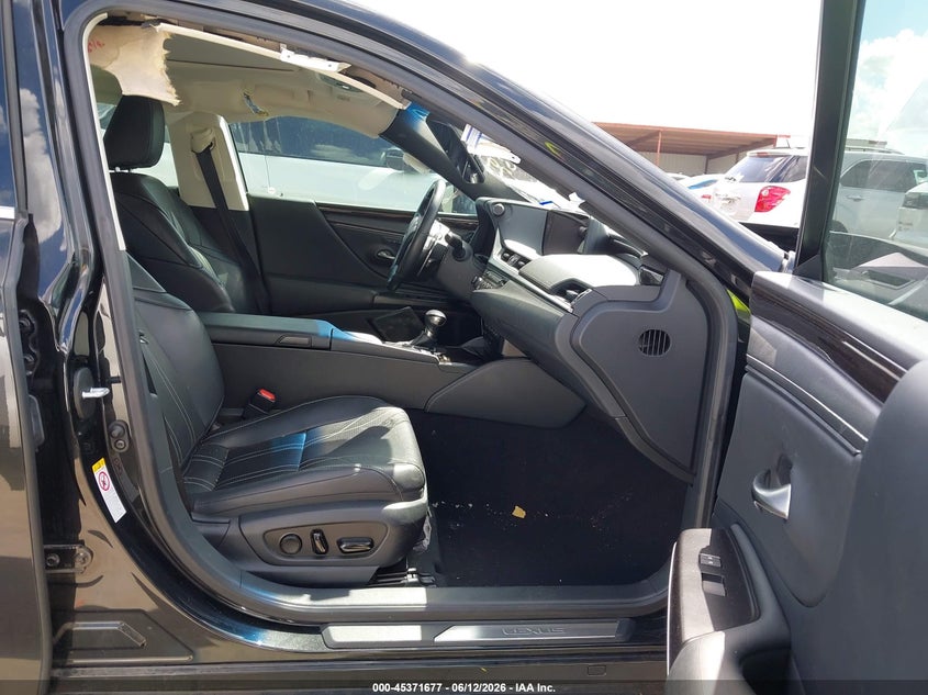 2019 Lexus ES VIN JTHB21B17K2007886 IAAI salvage auction — LEFT FRONT, Salvage Title, sold $9,100 on 2026-07-28 (photo 5)