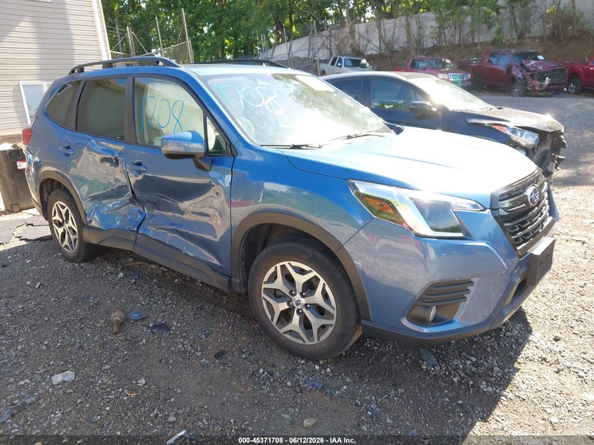 2023 Subaru Forester VIN JF2SKAEC1PH458123 IAAI salvage auction — RIGHT SIDE, Salvage Title, sold $4,950 on 2026-07-21 (photo 1)