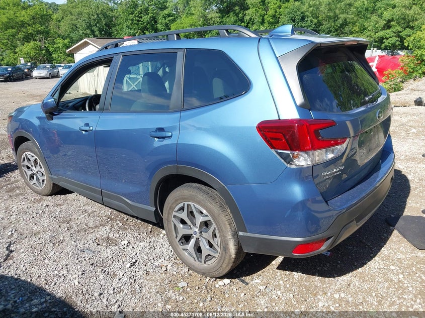 2023 Subaru Forester VIN JF2SKAEC1PH458123 IAAI salvage auction — RIGHT SIDE, Salvage Title, sold $4,950 on 2026-07-21 (photo 3)