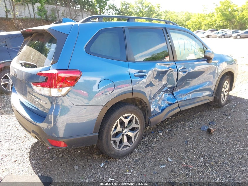 2023 Subaru Forester VIN JF2SKAEC1PH458123 IAAI salvage auction — RIGHT SIDE, Salvage Title, sold $4,950 on 2026-07-21 (photo 4)