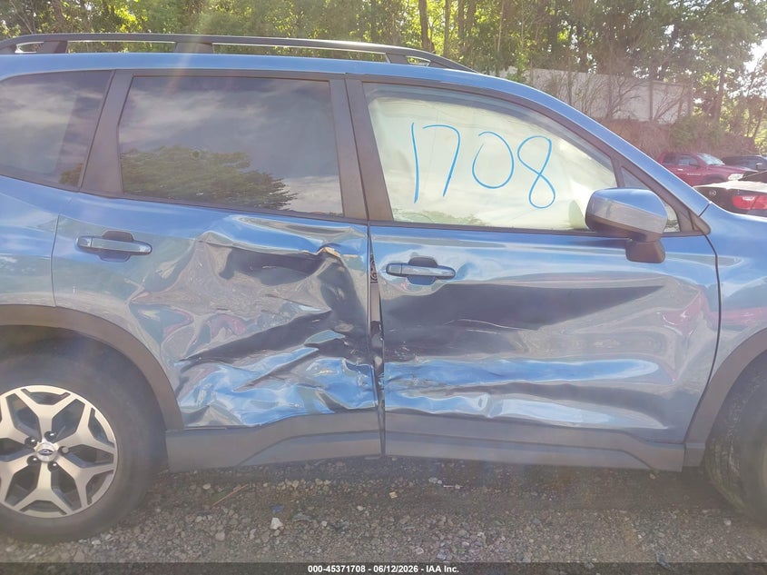 2023 Subaru Forester VIN JF2SKAEC1PH458123 IAAI salvage auction — RIGHT SIDE, Salvage Title, sold $4,950 on 2026-07-21 (photo 6)