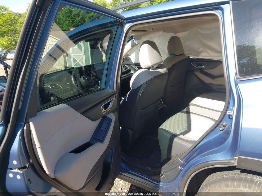 2023 Subaru Forester VIN JF2SKAEC1PH458123 IAAI salvage auction — RIGHT SIDE, Salvage Title, sold $4,950 on 2026-07-21 (photo 8)