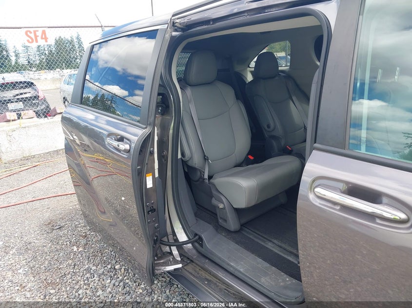 2021 Toyota Sienna VIN 5TDJSKFC2MS015601 IAAI salvage auction — FRONT END, Bill Of Sale (Washington), sold $10,200 on 2026-07-22 (photo 8)
