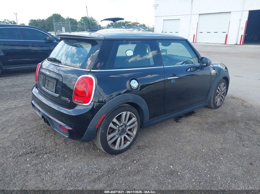 2017 Mini VIN WMWXP7C34H3B94549 IAAI salvage auction — UNDERCARRIAGE, Salvage Title, sold $1,775 on 2026-08-25 (photo 4)