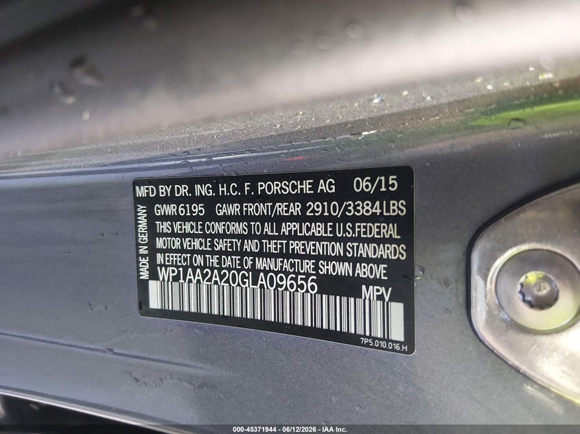 2016 Porsche Cayenne VIN WP1AA2A20GLA09656 IAAI salvage auction — LEFT FRONT, Salvage Title, sold $6,300 on 2026-08-25 (photo 9)