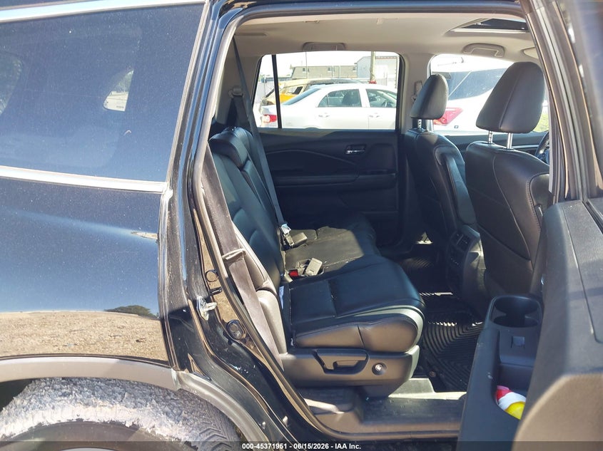 2017 Honda Pilot VIN 5FNYF6H56HB005222 IAAI salvage auction — NO DAMAGE, Salvage (Illinois), sold $7,400 on 2026-07-28 (photo 8)