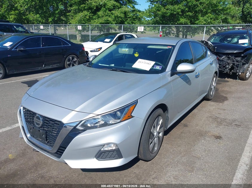 2020 Nissan Altima VIN 1N4BL4BV1LC250890 IAAI salvage auction — FRONT & REAR, Salvage (New Jersey), sold $2,200 on 2026-07-30 (photo 2)