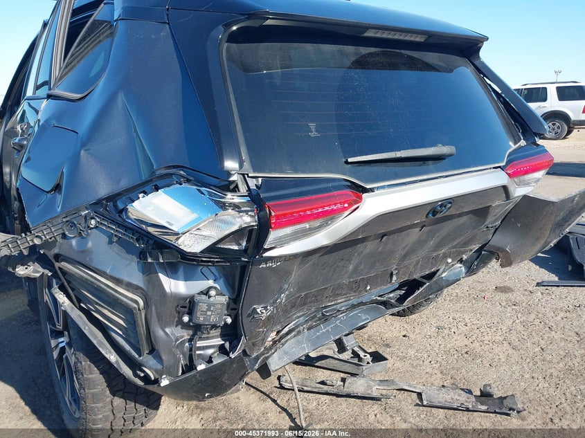 2022 Toyota Rav 4 VIN JTMFB3FV4ND080038 IAAI salvage auction — REAR END, Salvage (California), sold $7,650 on 2026-07-22 (photo 6)