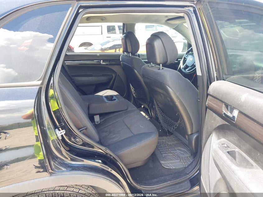 2011 Kia Sorento VIN 5XYKT4A10BG118688 IAAI salvage auction — NORMAL WEAR, Original (Texas), sold $1,000 on 2026-07-13 (photo 8)