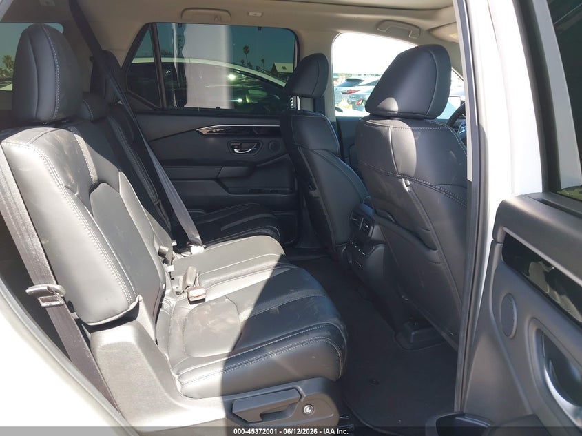 2025 Honda Pilot VIN 5FNYG2H79SB043560 IAAI salvage auction — FRONT END, Salvage Title, sold $16,100 on 2026-08-17 (photo 8)