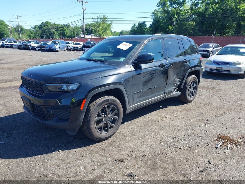 2025 Jeep Grand cherokee VIN 1C4RJHAGXS8741470 IAAI salvage auction — LEFT SIDE, Salvage Title, sold $18,900 on 2026-07-30 (photo 2)