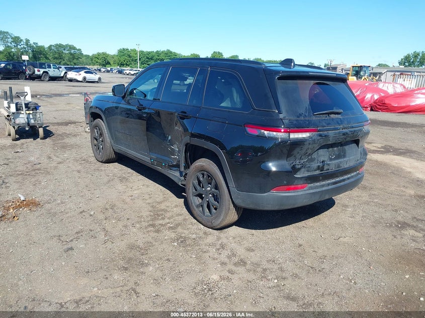 2025 Jeep Grand cherokee VIN 1C4RJHAGXS8741470 IAAI salvage auction — LEFT SIDE, Salvage Title, sold $18,900 on 2026-07-30 (photo 3)