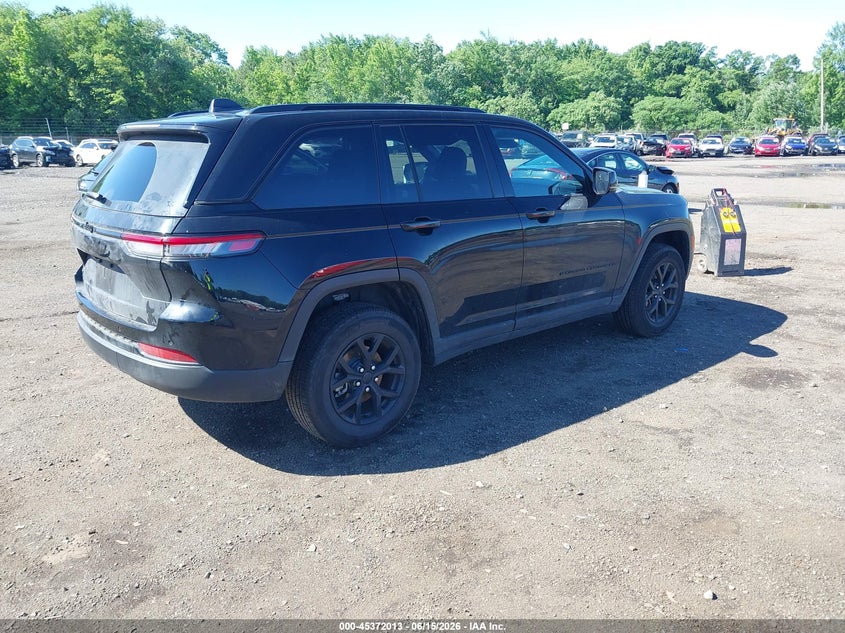 2025 Jeep Grand cherokee VIN 1C4RJHAGXS8741470 IAAI salvage auction — LEFT SIDE, Salvage Title, sold $18,900 on 2026-07-30 (photo 4)