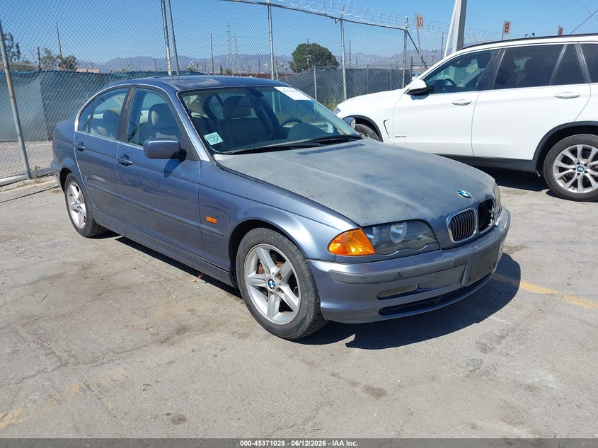 2000 BMW 3er VIN WBAAM5343YJR61179 IAAI salvage auction — FRONT END, Salvage (California), sold $275 on 2026-07-22 (photo 1)