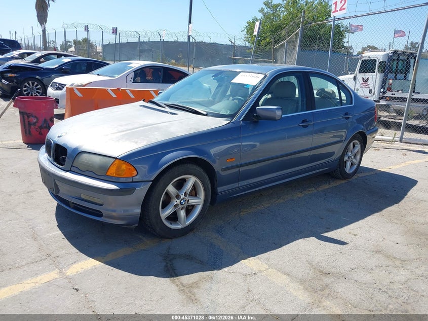 2000 BMW 3er VIN WBAAM5343YJR61179 IAAI salvage auction — FRONT END, Salvage (California), sold $275 on 2026-07-22 (photo 2)