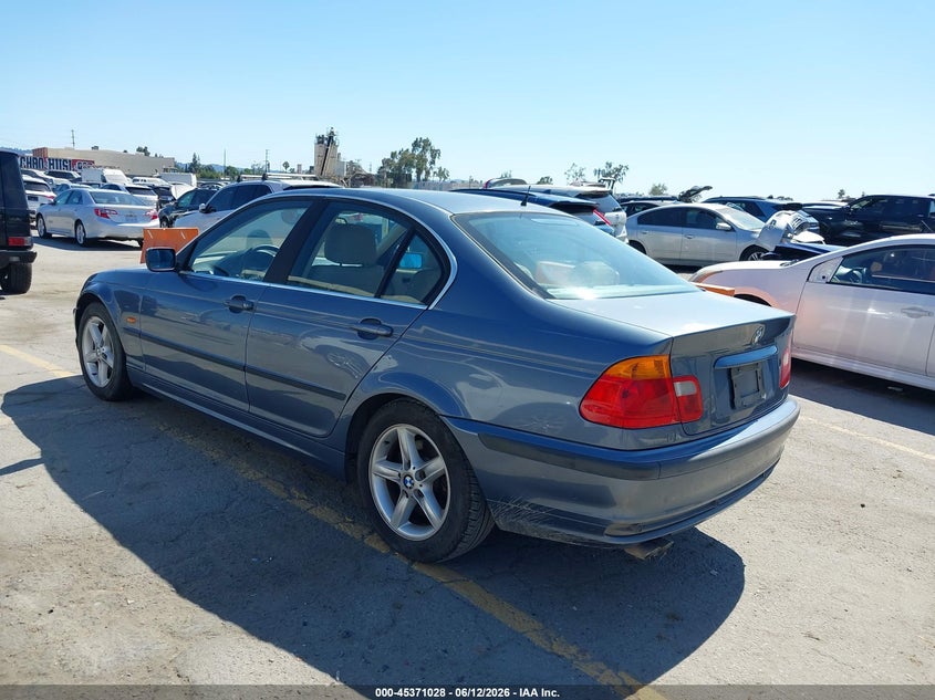 2000 BMW 3er VIN WBAAM5343YJR61179 IAAI salvage auction — FRONT END, Salvage (California), sold $275 on 2026-07-22 (photo 3)