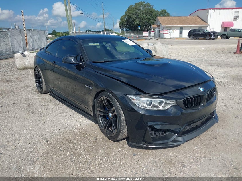 2015 BMW M4 VIN WBS3R9C51FK334526 IAAI salvage auction — SIDE, Salvage Title, sold $17,300 on 2026-07-15 (photo 1)