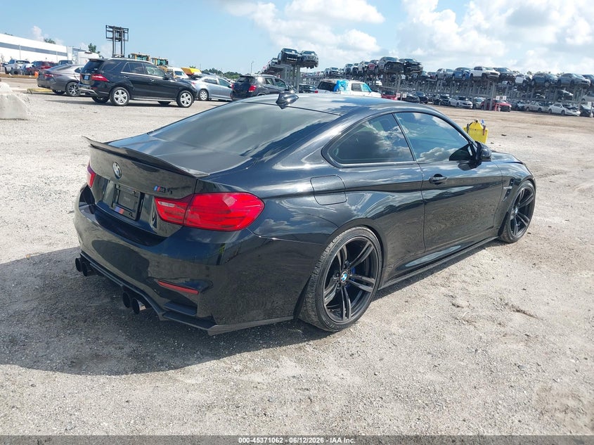 2015 BMW M4 VIN WBS3R9C51FK334526 IAAI salvage auction — SIDE, Salvage Title, sold $17,300 on 2026-07-15 (photo 4)