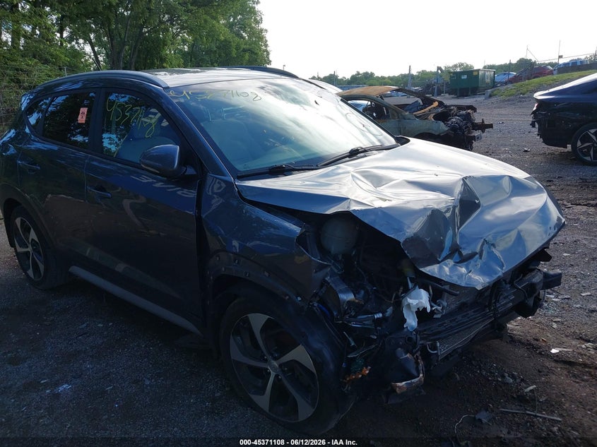 2017 Hyundai Tucson VIN KM8J33A27HU519947 IAAI salvage auction — FRONT END, Salvage (Michigan), sold $1,850 on 2026-07-29 (photo 6)