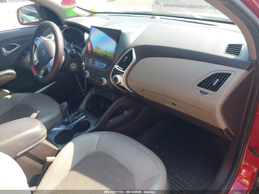 2012 Hyundai Tucson VIN KM8JUCAC0CU476938 IAAI salvage auction — NORMAL WEAR, Clear (New Jersey), sold $1,225 on 2026-07-14 (photo 5)
