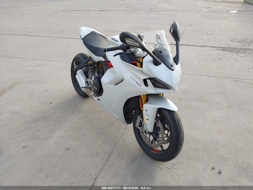 2021 Ducati Supersport VIN ZDMVABDS8MB000403 IAAI salvage auction — RIGHT FRONT, Original (Texas), sold $5,200 on 2026-08-11 (photo 1)