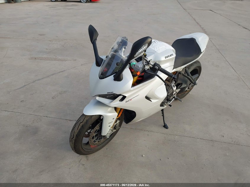 2021 Ducati Supersport VIN ZDMVABDS8MB000403 IAAI salvage auction — RIGHT FRONT, Original (Texas), sold $5,200 on 2026-08-11 (photo 2)