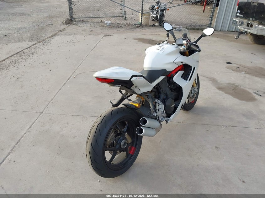 2021 Ducati Supersport VIN ZDMVABDS8MB000403 IAAI salvage auction — RIGHT FRONT, Original (Texas), sold $5,200 on 2026-08-11 (photo 4)