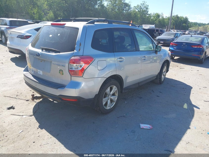 2015 Subaru Forester VIN JF2SJADC6FG560123 IAAI salvage auction — NORMAL WEAR, Original (New Hampshire), sold $300 on 2026-07-15 (photo 4)