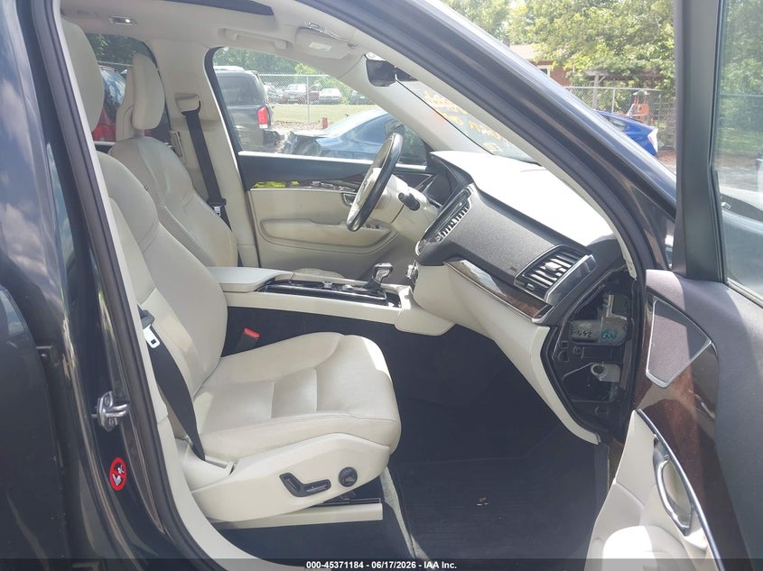 2016 Volvo Xc90 VIN YV4A22PK4G1073522 IAAI salvage auction — NORMAL WEAR, Clear (Virginia), sold $4,500 on 2026-07-14 (photo 5)