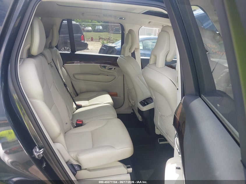2016 Volvo Xc90 VIN YV4A22PK4G1073522 IAAI salvage auction — NORMAL WEAR, Clear (Virginia), sold $4,500 on 2026-07-14 (photo 8)