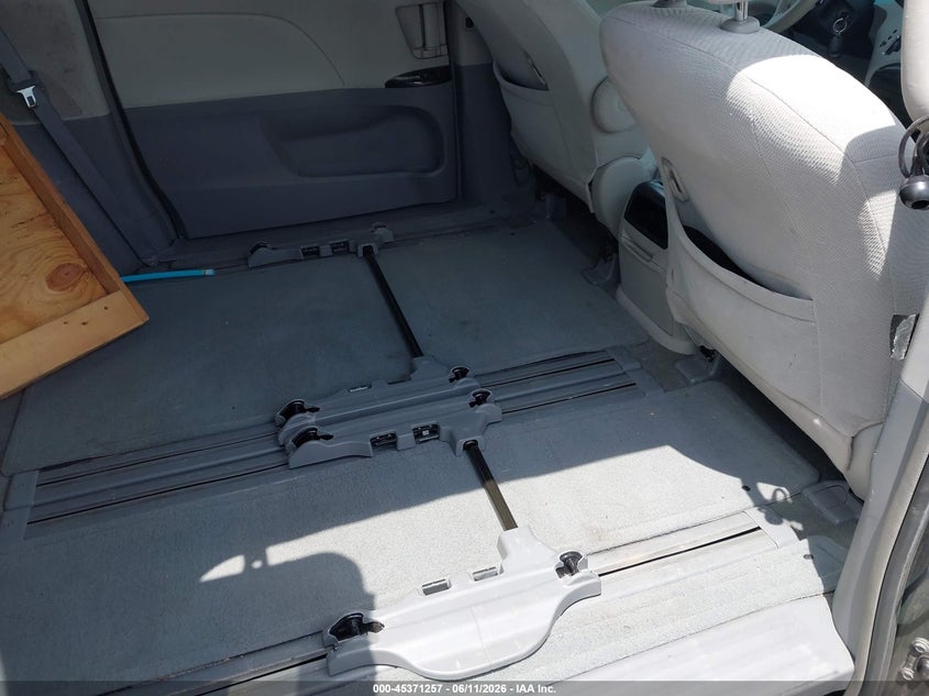 2012 Toyota Sienna VIN 5TDKK3DC3CS223790 IAAI salvage auction — NORMAL WEAR, Clear (Tennessee), sold $1,000 on 2026-07-09 (photo 8)