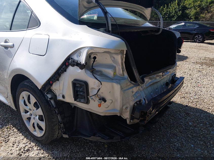 2022 Toyota Corolla VIN 5YFEPMAE9NP307991 IAAI salvage auction — REAR END, Salvage Title, sold $3,100 on 2026-07-17 (photo 6)