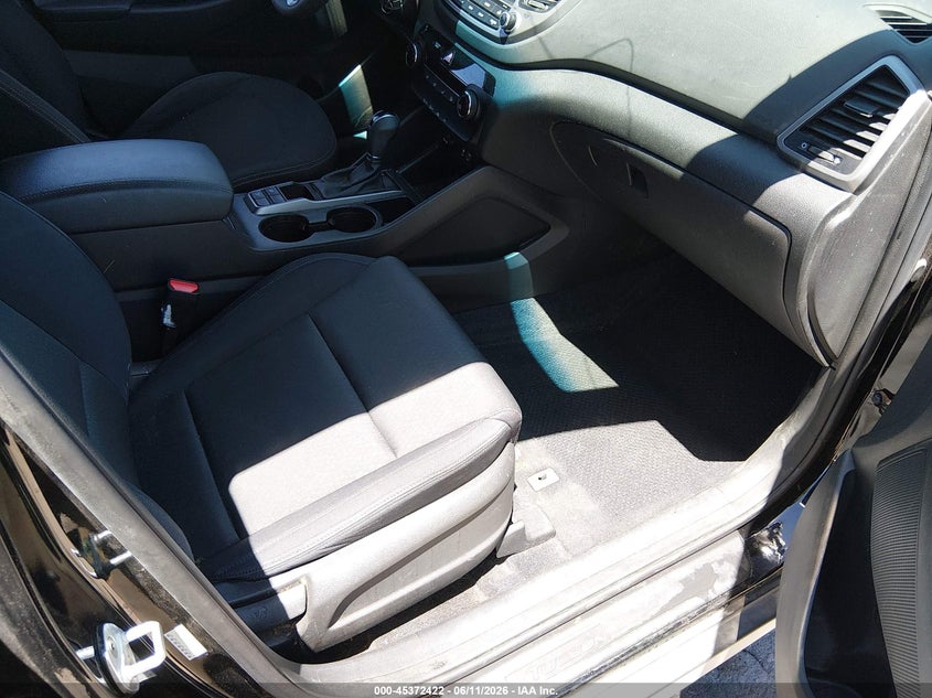 2017 Hyundai Tucson VIN KM8J33A23HU551357 IAAI salvage auction — NORMAL WEAR, Clear (New Mexico), sold $3,050 on 2026-07-13 (photo 5)