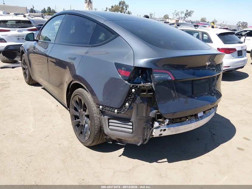 2021 Tesla Model y VIN 5YJYGDEE4MF282046 IAAI salvage auction — RIGHT SIDE, Salvage (California), sold $10,250 on 2026-07-09 (photo 3)