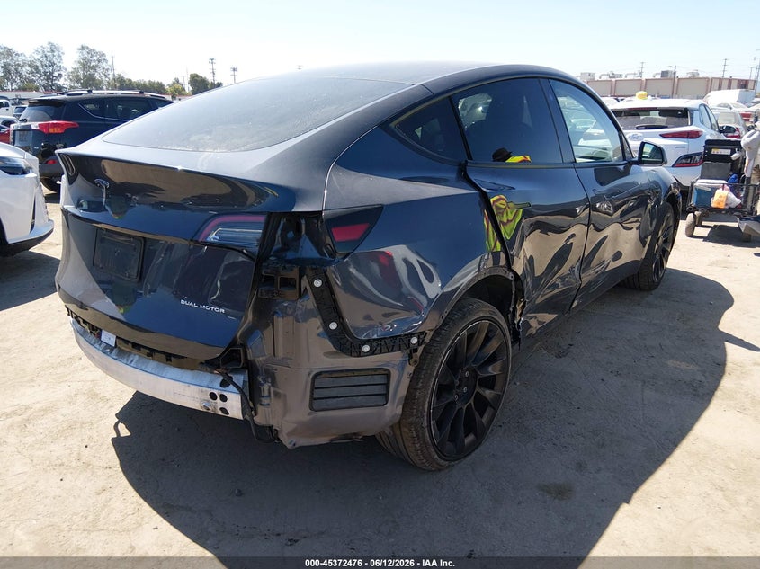 2021 Tesla Model y VIN 5YJYGDEE4MF282046 IAAI salvage auction — RIGHT SIDE, Salvage (California), sold $10,250 on 2026-07-09 (photo 4)