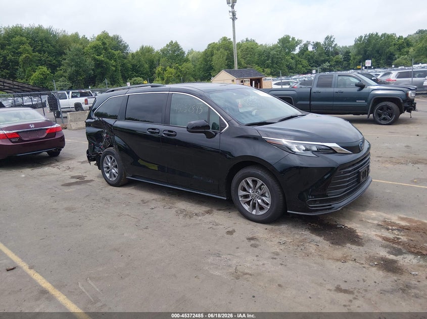2025 Toyota Sienna VIN 5TDKSKFC4SS210682 IAAI salvage auction — REAR END, Salvage Title, sold $18,450 on 2026-07-16 (photo 1)