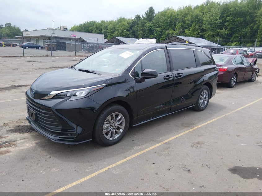 2025 Toyota Sienna VIN 5TDKSKFC4SS210682 IAAI salvage auction — REAR END, Salvage Title, sold $18,450 on 2026-07-16 (photo 2)
