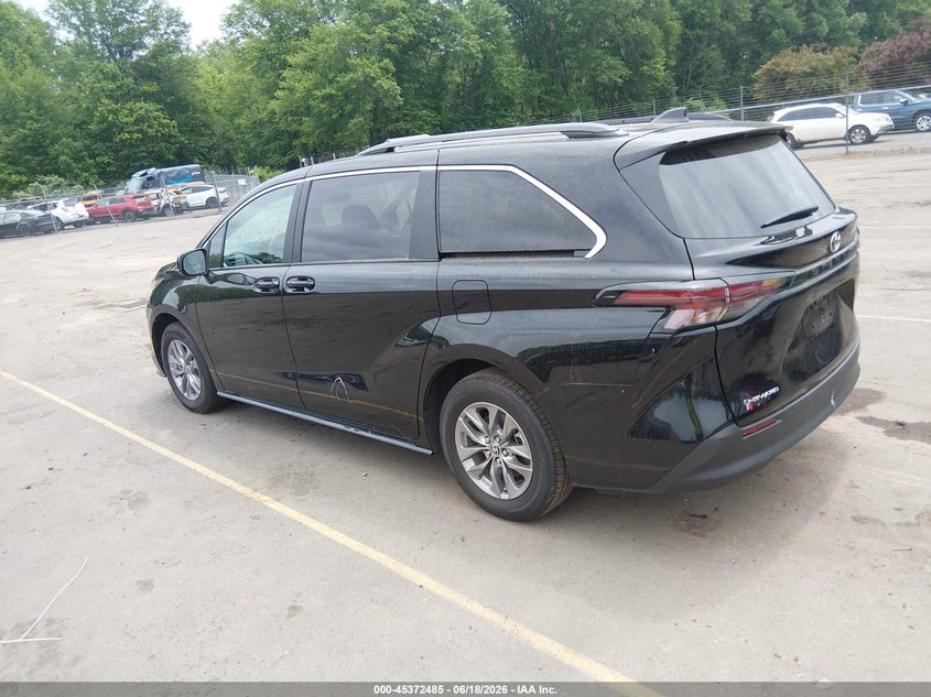 2025 Toyota Sienna VIN 5TDKSKFC4SS210682 IAAI salvage auction — REAR END, Salvage Title, sold $18,450 on 2026-07-16 (photo 3)