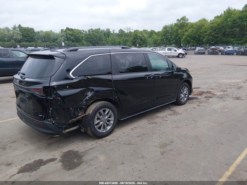 2025 Toyota Sienna VIN 5TDKSKFC4SS210682 IAAI salvage auction — REAR END, Salvage Title, sold $18,450 on 2026-07-16 (photo 4)