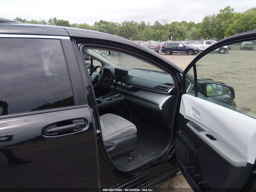 2025 Toyota Sienna VIN 5TDKSKFC4SS210682 IAAI salvage auction — REAR END, Salvage Title, sold $18,450 on 2026-07-16 (photo 5)
