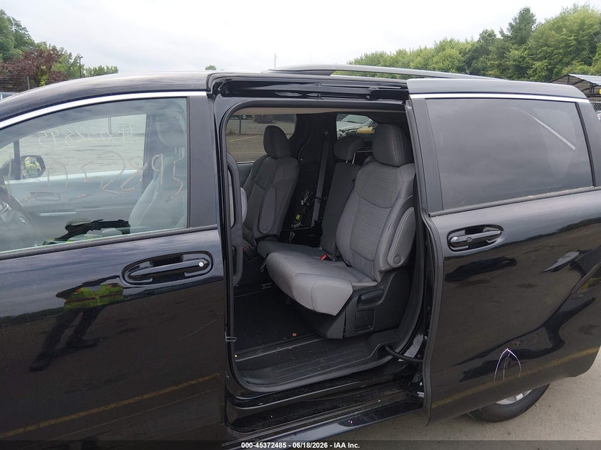 2025 Toyota Sienna VIN 5TDKSKFC4SS210682 IAAI salvage auction — REAR END, Salvage Title, sold $18,450 on 2026-07-16 (photo 8)