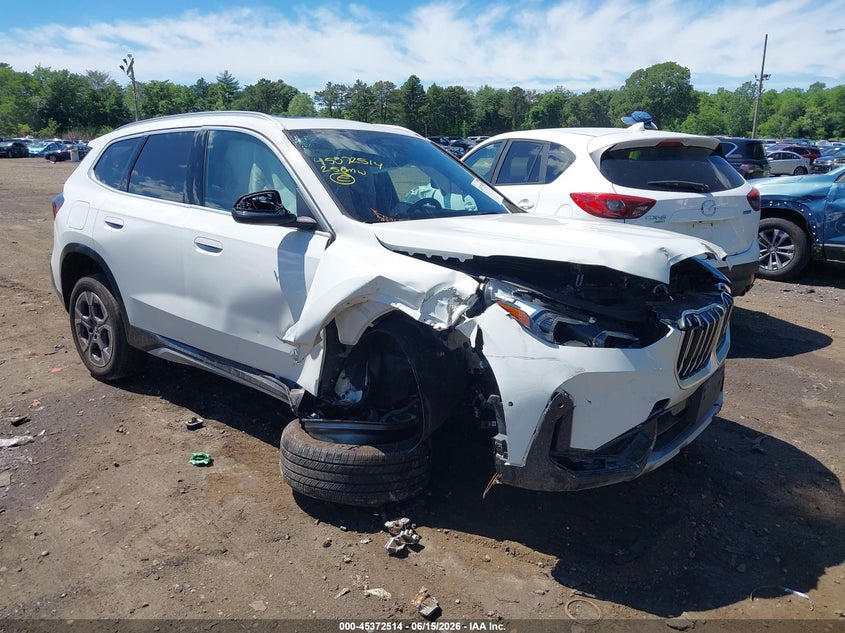2025 BMW X1 VIN WBX73EF00S5118102 IAAI salvage auction — FRONT END, Salvage Title, sold $9,850 on 2026-08-11 (photo 1)