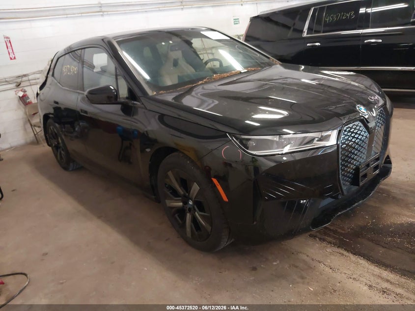 2022 BMW iX VIN WB523CF06NCK56184 — IAAI salvage auction photo