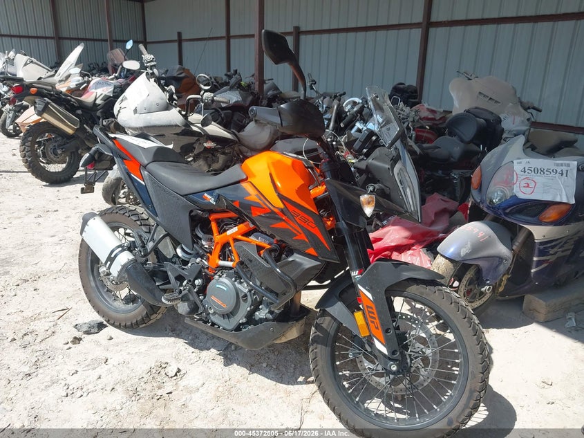 2023 Ktm VIN MD2JGJ40XPC260845 IAAI salvage auction — LEFT & RIGHT, Salvage (Tennessee), sold $1,200 on 2026-07-14 (photo 1)
