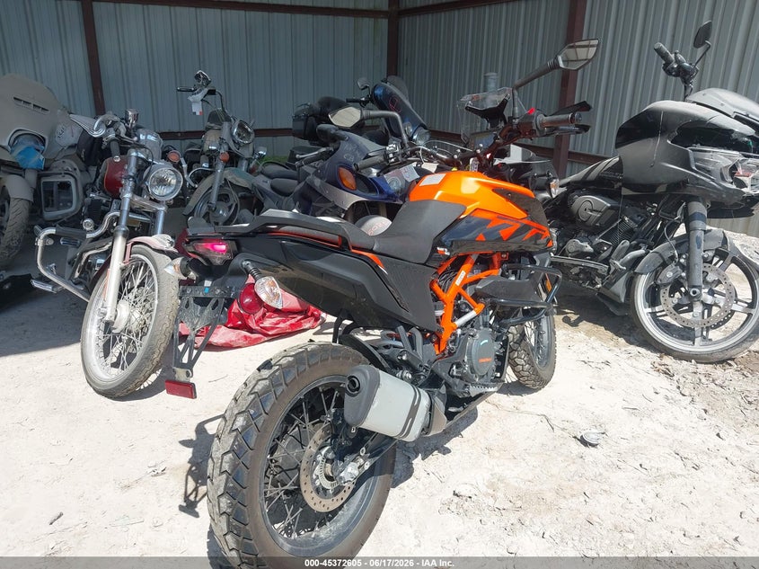2023 Ktm VIN MD2JGJ40XPC260845 IAAI salvage auction — LEFT & RIGHT, Salvage (Tennessee), sold $1,200 on 2026-07-14 (photo 4)