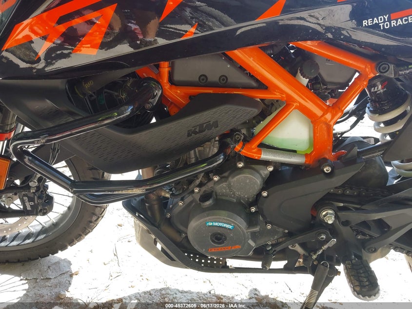 2023 Ktm VIN MD2JGJ40XPC260845 IAAI salvage auction — LEFT & RIGHT, Salvage (Tennessee), sold $1,200 on 2026-07-14 (photo 9)