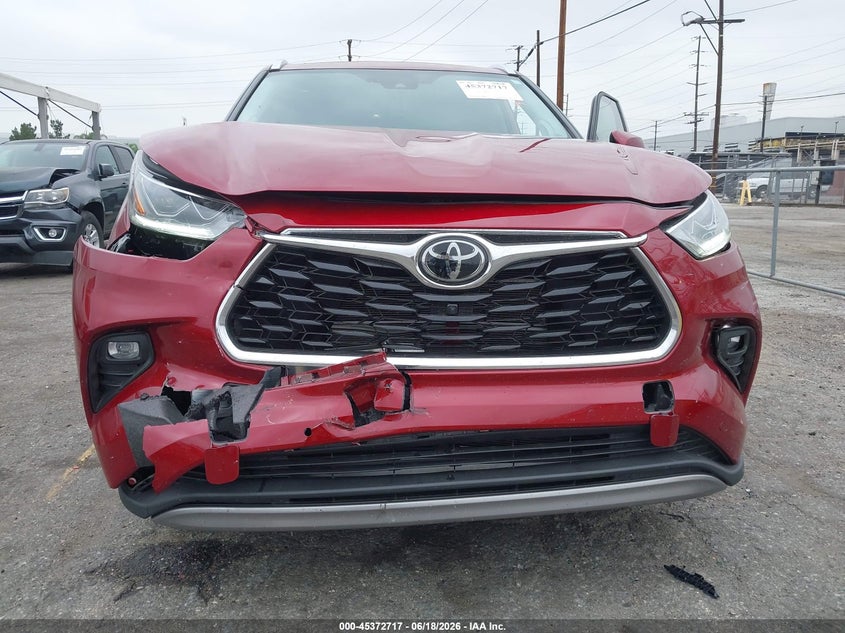 2025 Toyota Highlander VIN 5TDEBRCH4SS653064 IAAI salvage auction — LEFT SIDE, Salvage Title, sold $24,300 on 2026-07-28 (photo 6)