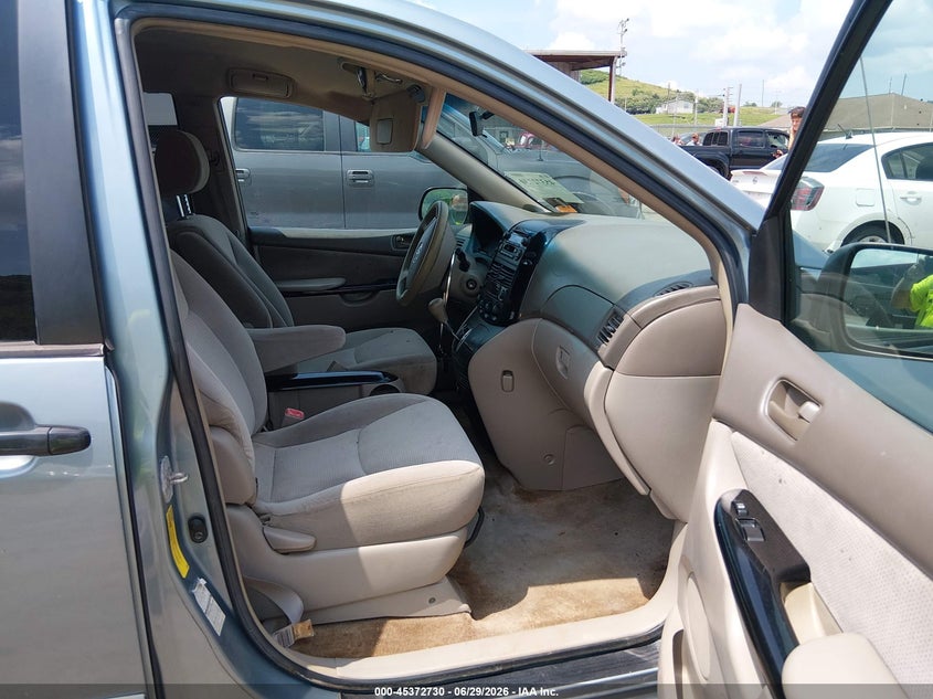 2005 Toyota Sienna VIN 5TDBA23C35S049186 IAAI salvage auction — FRONT & REAR, Salvage (West Virginia), sold $250 on 2026-07-31 (photo 5)