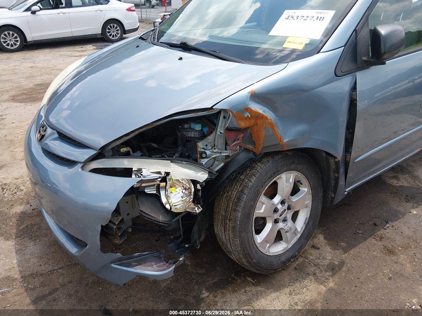 2005 Toyota Sienna VIN 5TDBA23C35S049186 IAAI salvage auction — FRONT & REAR, Salvage (West Virginia), sold $250 on 2026-07-31 (photo 6)